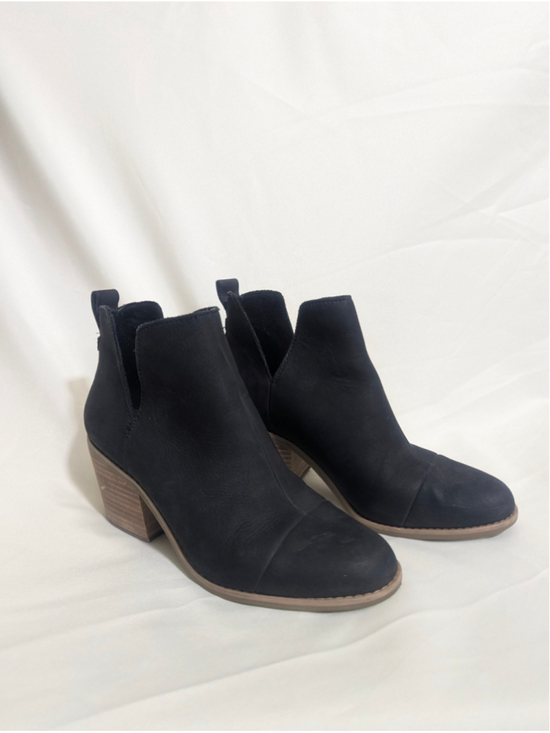 Toms Shoes - Toms Womens Black Suede V-Cut Ankle Booties abluck Heel Size 8